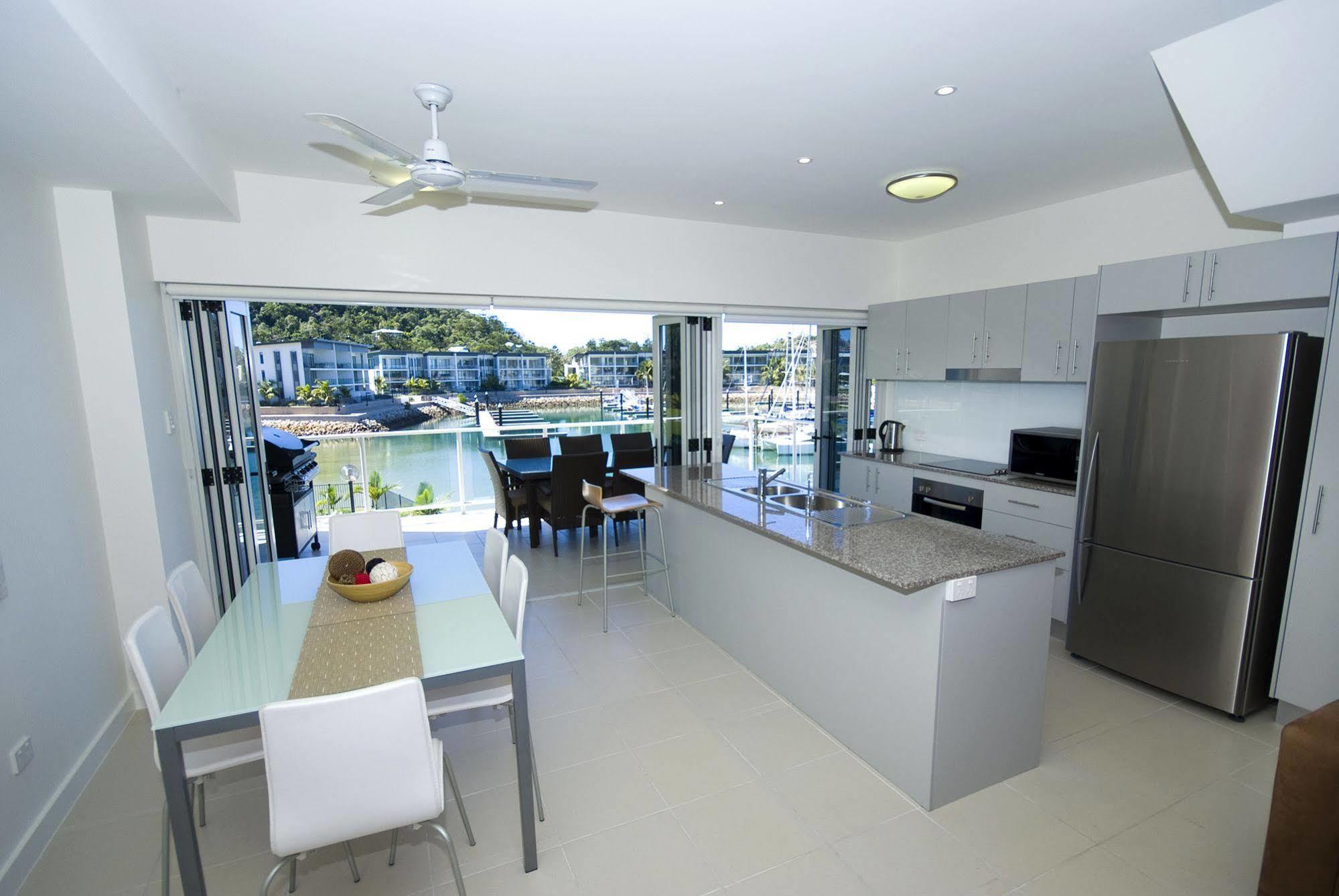 Beachside Magnetic Harbour Apartments Nelly Bay Ngoại thất bức ảnh
