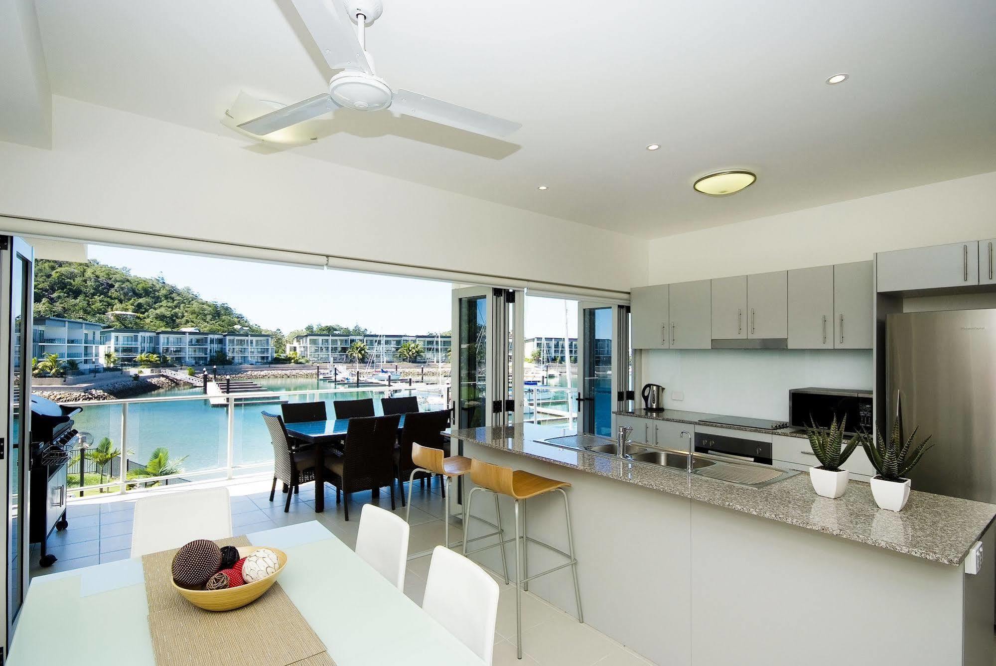 Beachside Magnetic Harbour Apartments Nelly Bay Ngoại thất bức ảnh