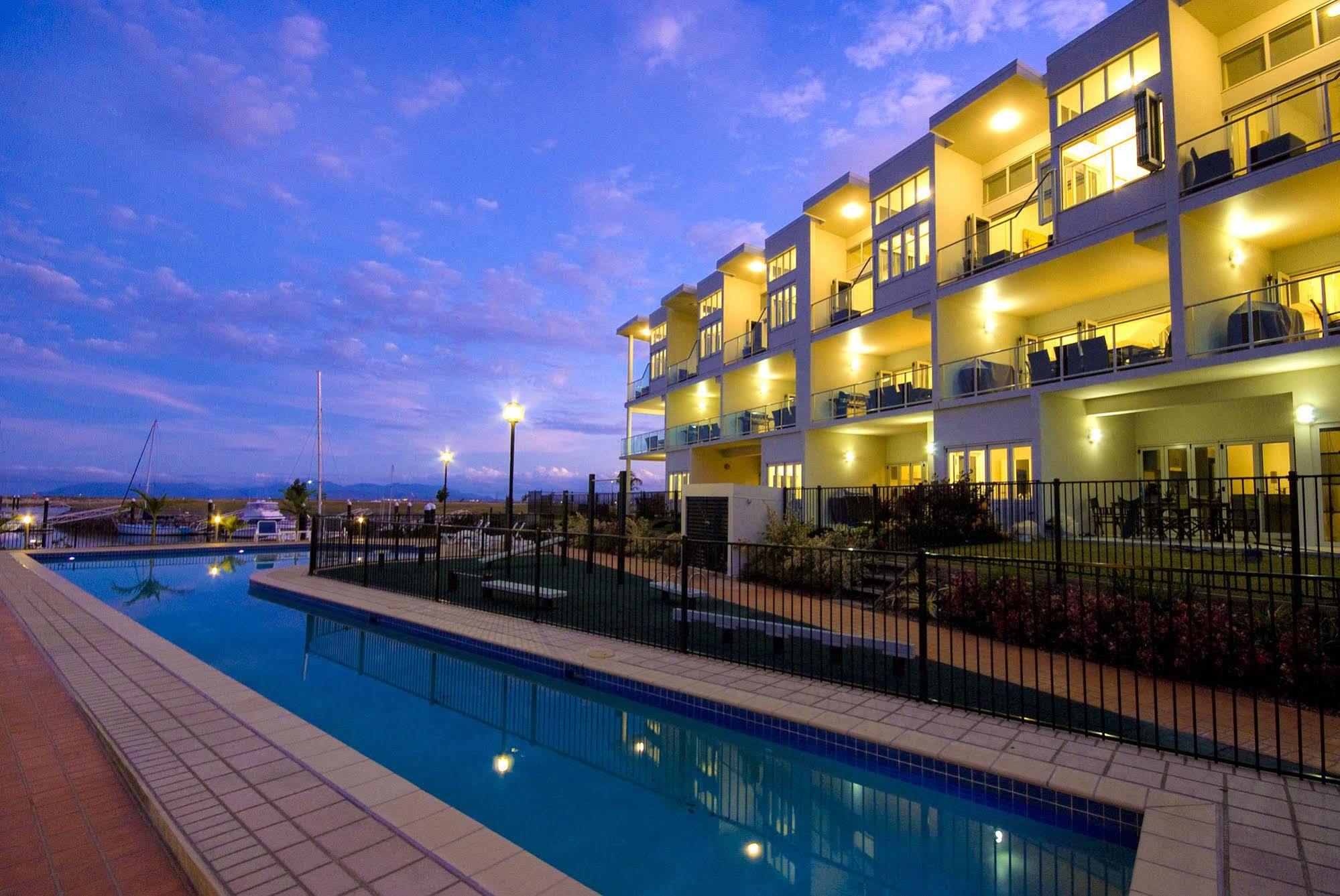 Beachside Magnetic Harbour Apartments Nelly Bay Ngoại thất bức ảnh